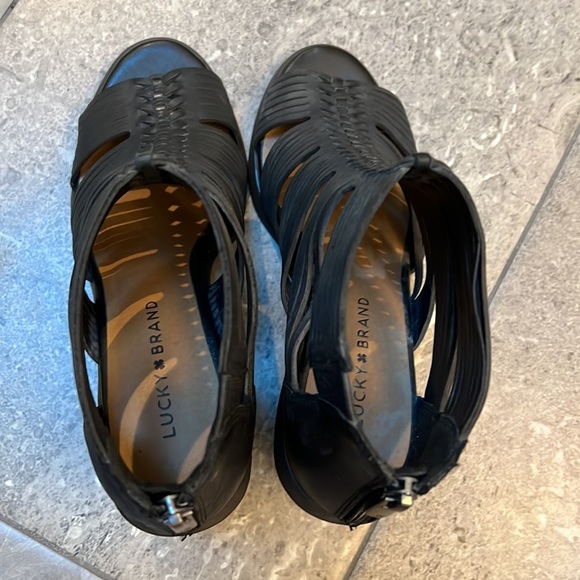 Lucky Brand Darvie Block Heel Sandals - Picture 5 of 11